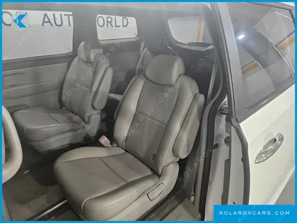 KIA CARNIVAL 9-SEATER LUXURY