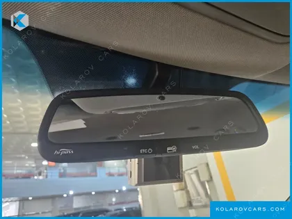 KIA CARNIVAL 9-SEATER LUXURY