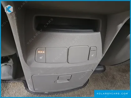 KIA CARNIVAL 9-SEATER LUXURY