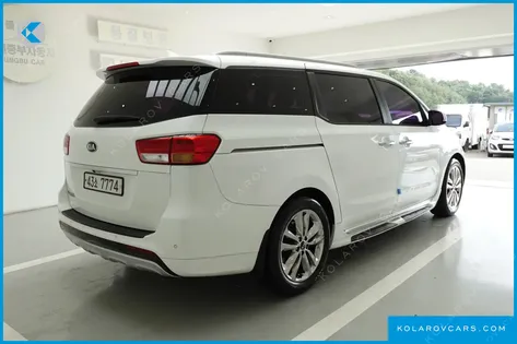 KIA CARNIVAL 9-SEATER PRESTIGE