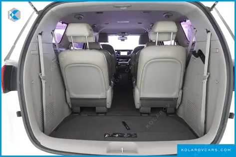 KIA CARNIVAL 9-SEATER PRESTIGE