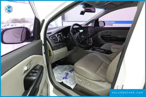 KIA CARNIVAL 9-SEATER PRESTIGE