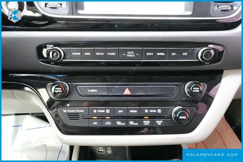 KIA CARNIVAL 9-SEATER PRESTIGE