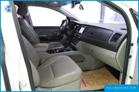 KIA CARNIVAL 9-SEATER PRESTIGE