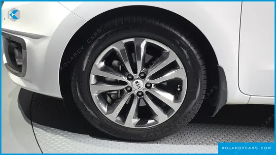 KIA CARNIVAL 9-SEATER NOBLESSE