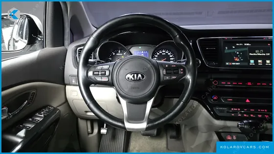 KIA CARNIVAL 9-SEATER NOBLESSE