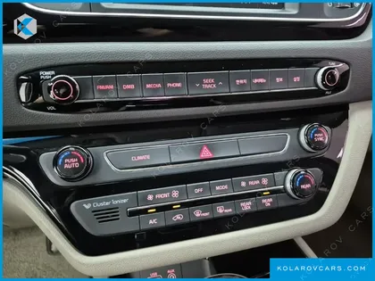 KIA CARNIVAL 9-SEATER PRESTIGE