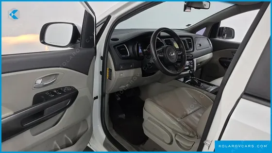 KIA CARNIVAL 11-SEATER DELUXE
