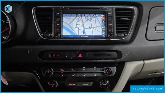 KIA CARNIVAL 11-SEATER DELUXE