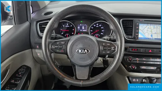 KIA CARNIVAL 11-SEATER DELUXE