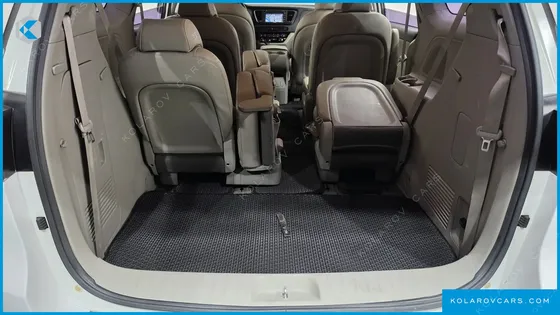 KIA CARNIVAL 11-SEATER DELUXE