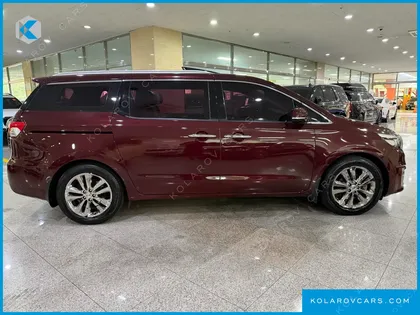 KIA CARNIVAL 7-SEATER LIMOUSINE