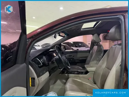 KIA CARNIVAL 7-SEATER LIMOUSINE