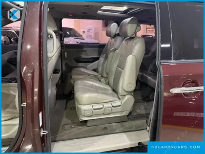 KIA CARNIVAL 7-SEATER LIMOUSINE