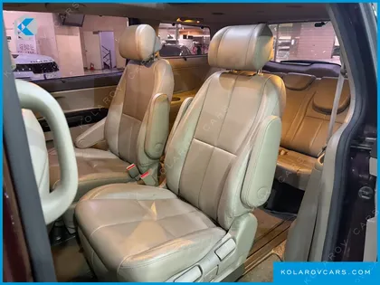 KIA CARNIVAL 7-SEATER LIMOUSINE