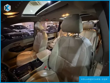 KIA CARNIVAL 7-SEATER LIMOUSINE