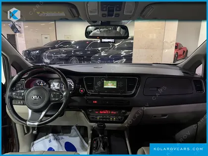 KIA CARNIVAL 7-SEATER LIMOUSINE