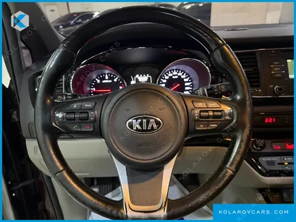 KIA CARNIVAL 7-SEATER LIMOUSINE
