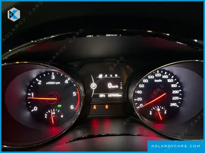 KIA CARNIVAL 7-SEATER LIMOUSINE