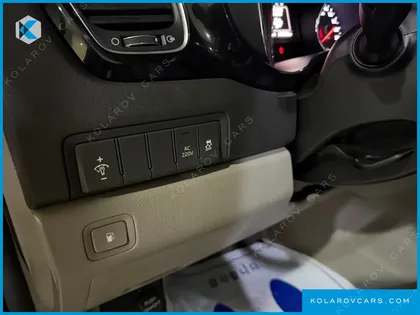 KIA CARNIVAL 7-SEATER LIMOUSINE