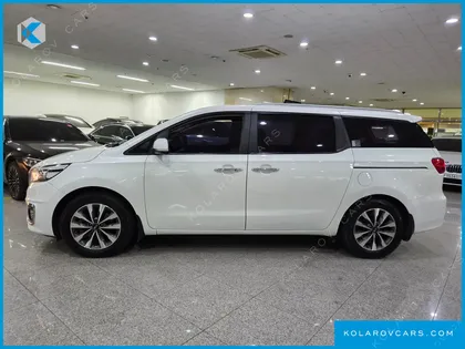 KIA CARNIVAL 9-SEATER LUXURY