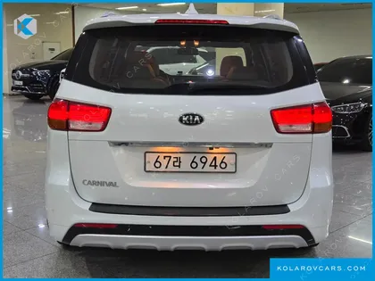 KIA CARNIVAL 9-SEATER LUXURY
