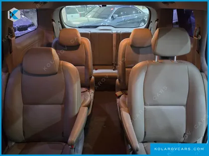 KIA CARNIVAL 9-SEATER LUXURY