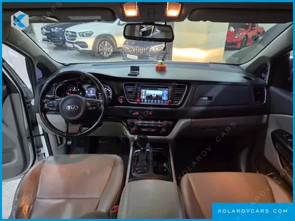 KIA CARNIVAL 9-SEATER LUXURY