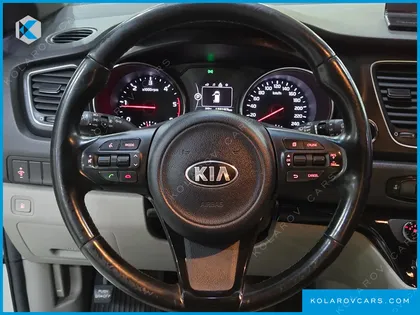 KIA CARNIVAL 9-SEATER LUXURY