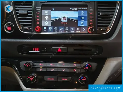 KIA CARNIVAL 9-SEATER LUXURY