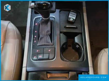KIA CARNIVAL 9-SEATER LUXURY
