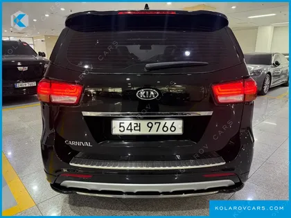 KIA CARNIVAL 9-SEATER LUXURY