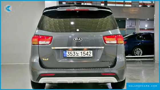 KIA CARNIVAL 7-SEATER LIMOUSINE