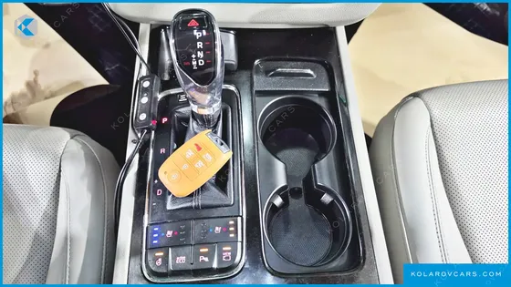 KIA CARNIVAL 7-SEATER LIMOUSINE