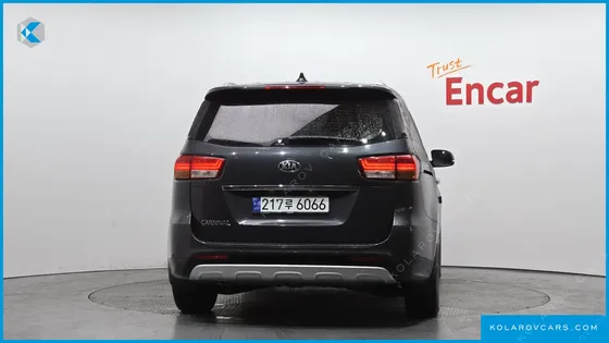 KIA CARNIVAL 9-SEATER PRESTIGE