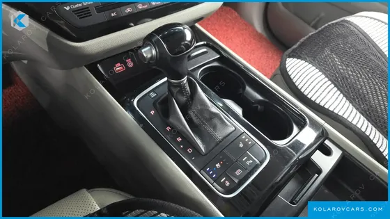 KIA CARNIVAL 9-SEATER PRESTIGE
