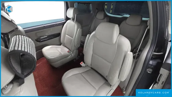 KIA CARNIVAL 9-SEATER PRESTIGE