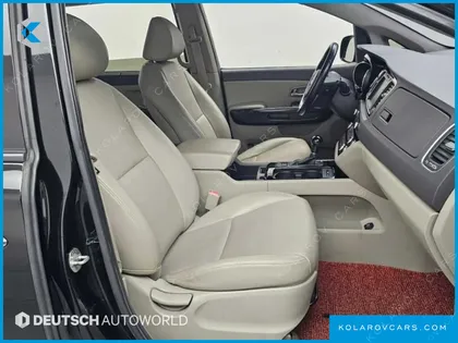 KIA CARNIVAL 9-SEATER PRESTIGE