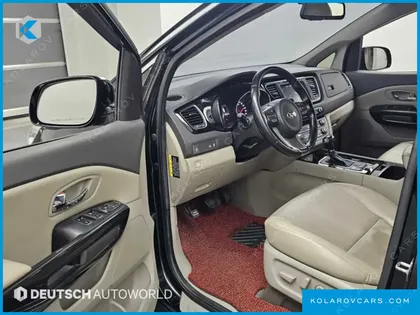 KIA CARNIVAL 9-SEATER PRESTIGE