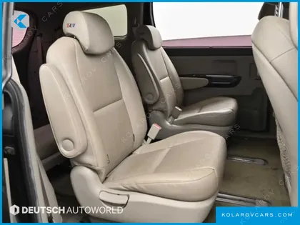 KIA CARNIVAL 9-SEATER PRESTIGE