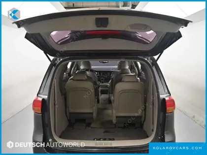 KIA CARNIVAL 9-SEATER PRESTIGE