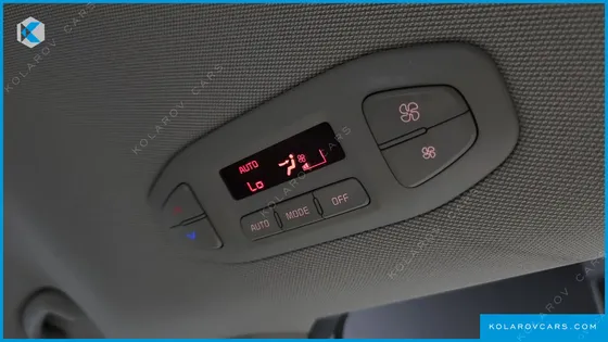 KIA CARNIVAL 9-SEATER LUXURY