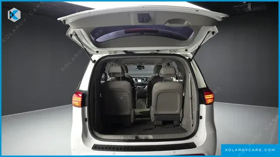 KIA CARNIVAL 9-SEATER LUXURY