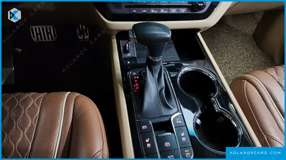 KIA CARNIVAL 7-SEATER HI-LIMOUSINE (SPECIAL)
