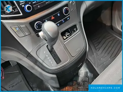HYUNDAI STAREX VAN 3-SEATER LPI