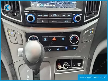 HYUNDAI STAREX VAN 3-SEATER LPI