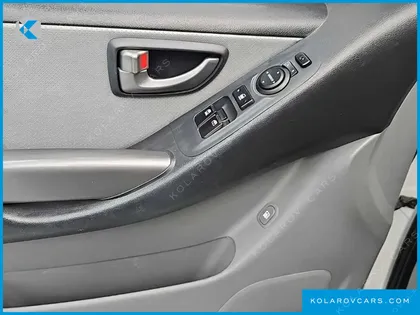 HYUNDAI STAREX VAN 3-SEATER LPI