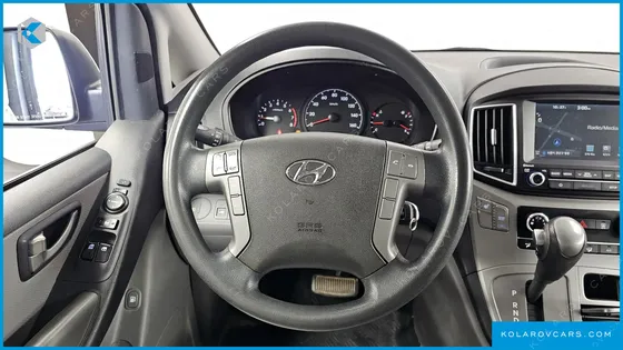 HYUNDAI STAREX 12-SEATER LPI