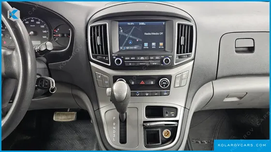 HYUNDAI STAREX 12-SEATER LPI