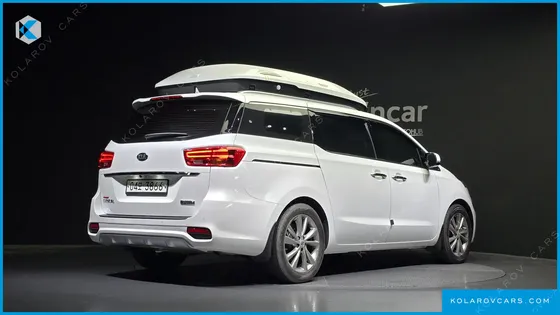 KIA CARNIVAL 9-SEATER OUTDOOR